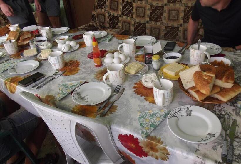 هاستل Lovely Goris