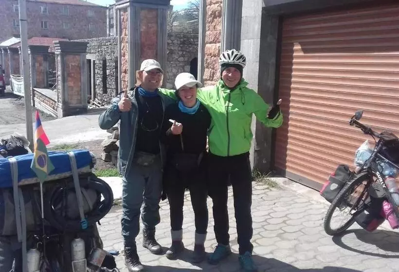 هاستل Lovely Goris