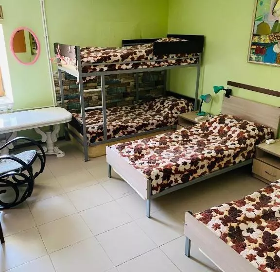 هاستل Lovely Goris