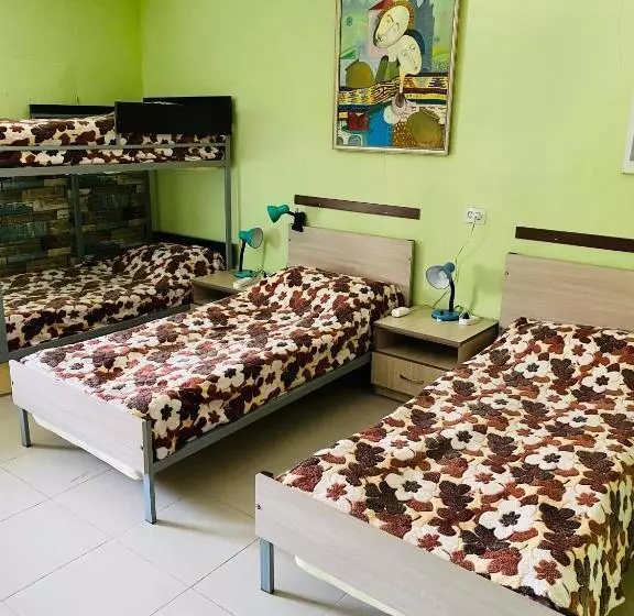 هاستل Lovely Goris