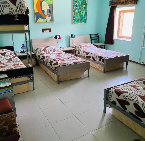 هاستل Lovely Goris