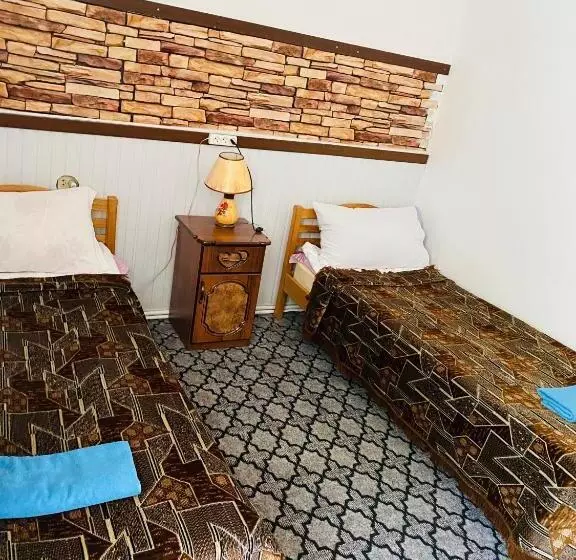 هاستل Lovely Goris