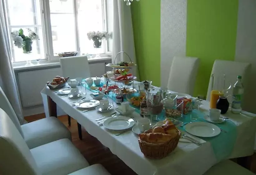 Bed & Breakfast Boutique Hotel Mittendrin Berlin