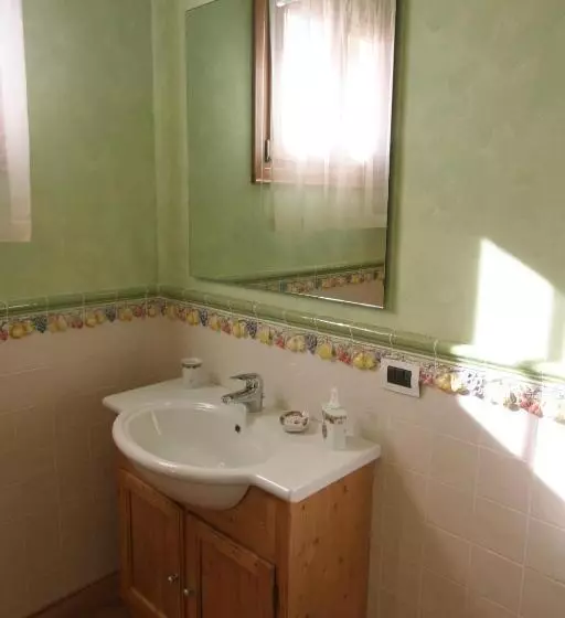 تختخواب و صبحانه La Valdella