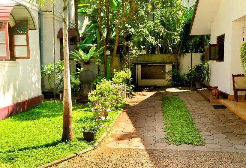 Holiday Nest Bed & Breakfast