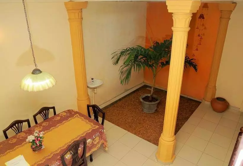 Holiday Nest Bed & Breakfast