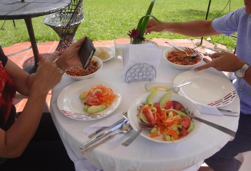 בית מלון כפרי Casa Finca Típica The Lake