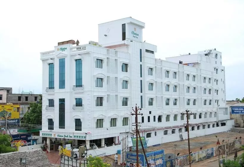 Hotelli Clinton Park Inn