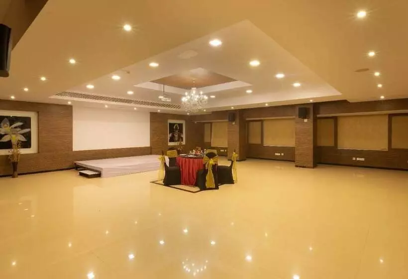 Hotelli Clinton Park Inn