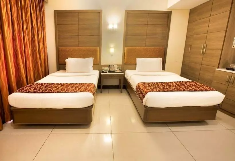 Hotelli Clinton Park Inn