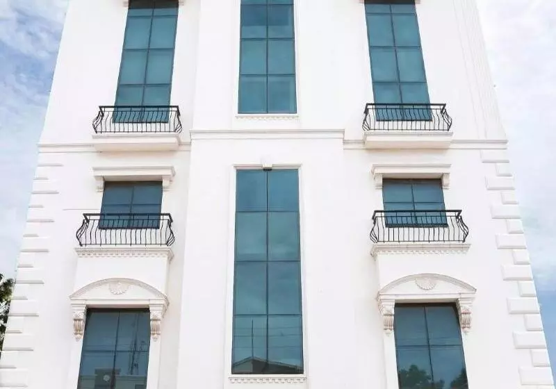 Hotelli Clinton Park Inn