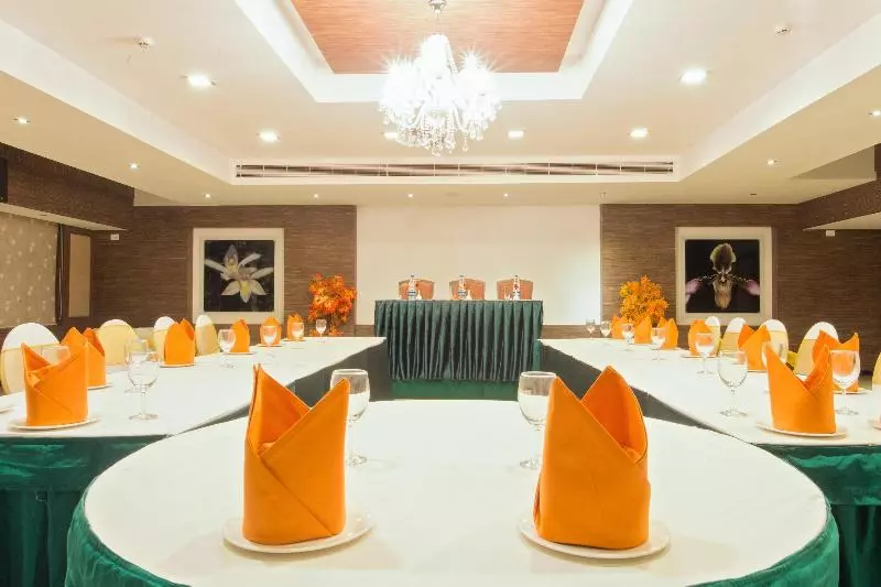 Hotelli Clinton Park Inn