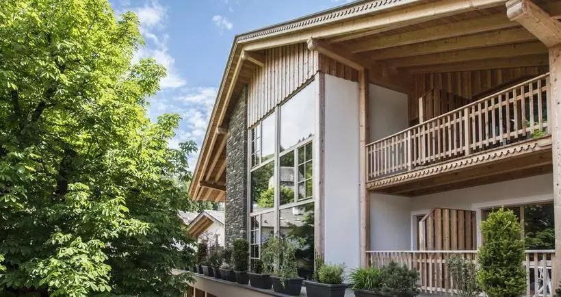 Hotelli Gasthof Höllriegl