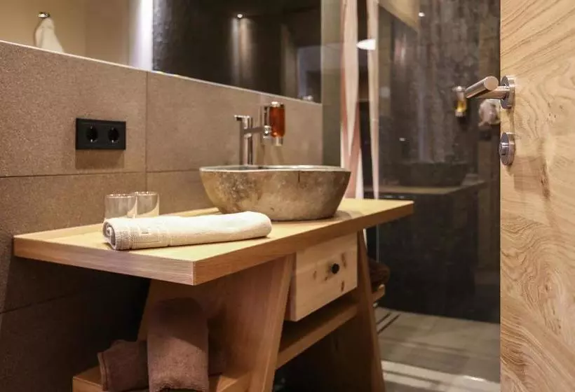 Hotelli Gasthof Höllriegl