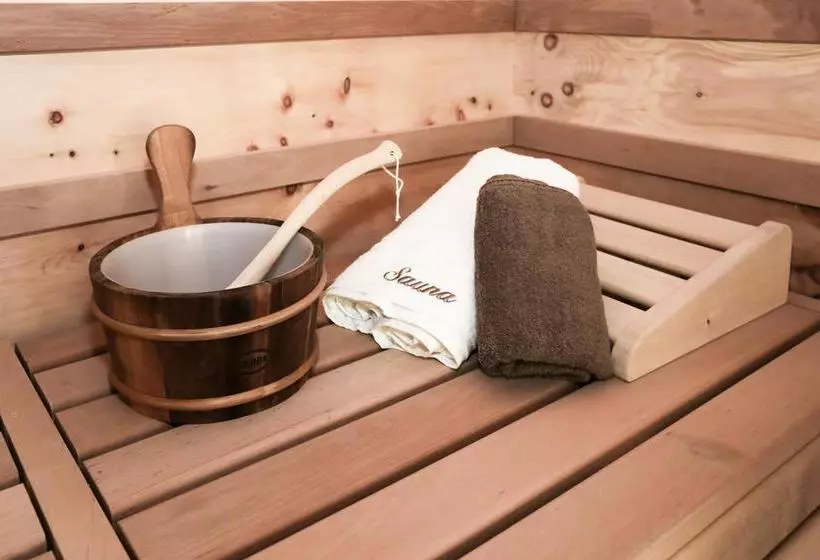 Hotelli Gasthof Höllriegl