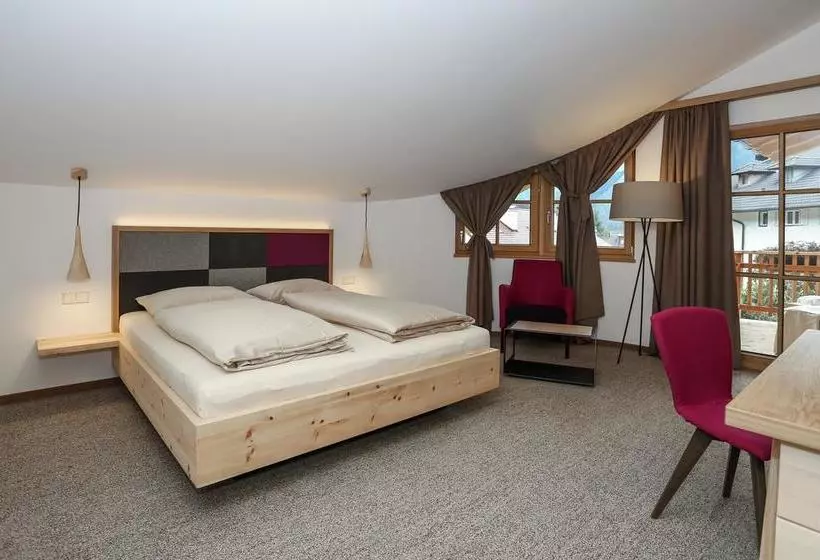 Hotelli Gasthof Höllriegl