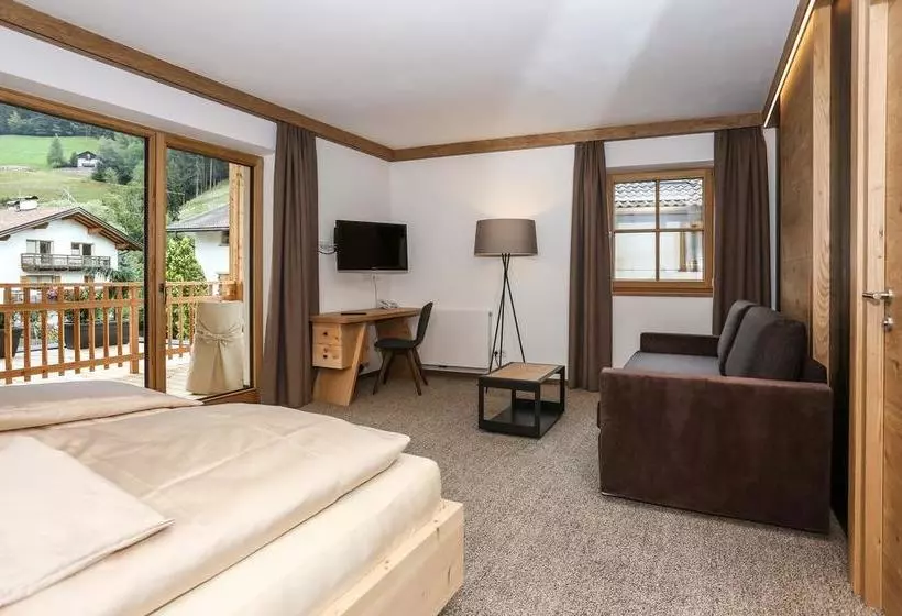 Hotelli Gasthof Höllriegl