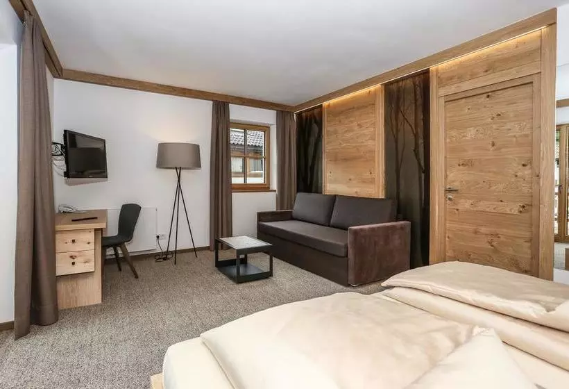 Hotelli Gasthof Höllriegl