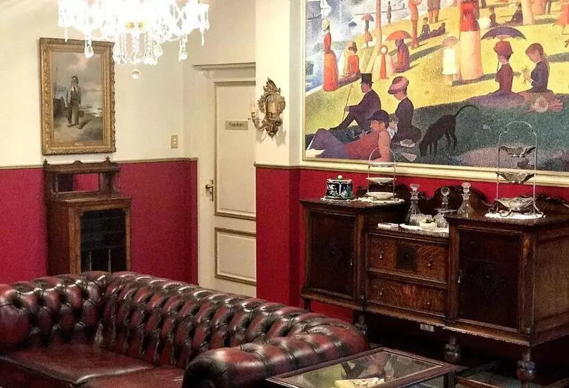 Hotelli Josephines Luxury Accommodation