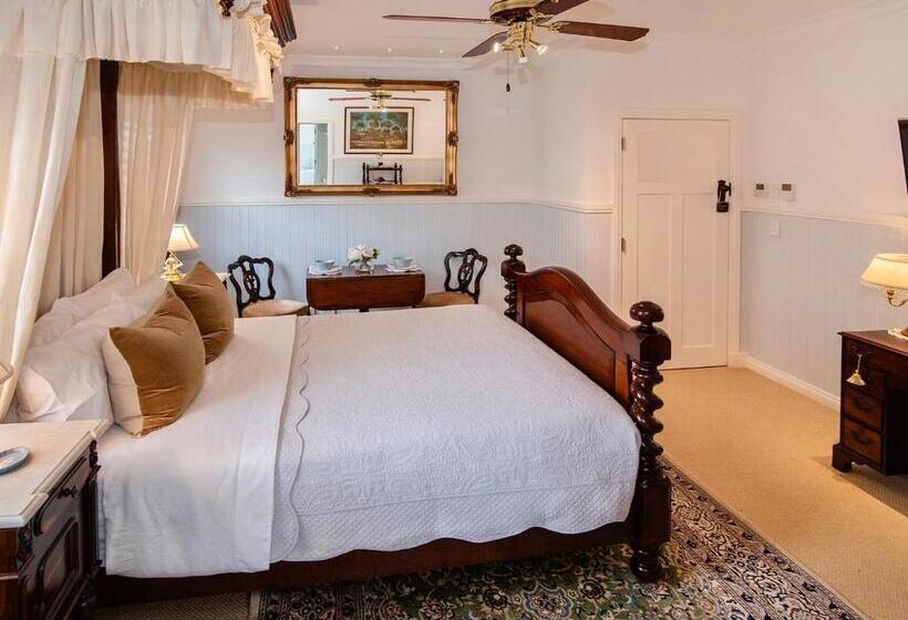 فندق Josephines Luxury Accommodation