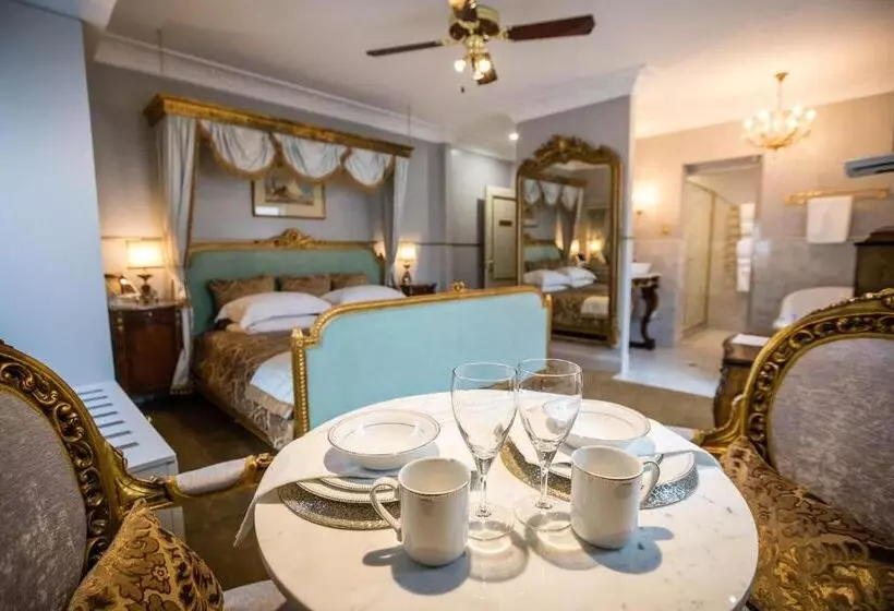 Hotelli Josephines Luxury Accommodation