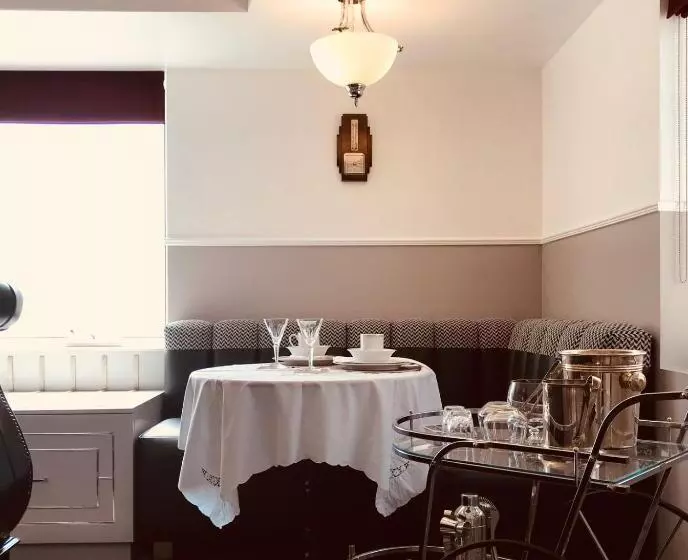 Hotelli Josephines Luxury Accommodation