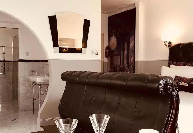 Hotelli Josephines Luxury Accommodation