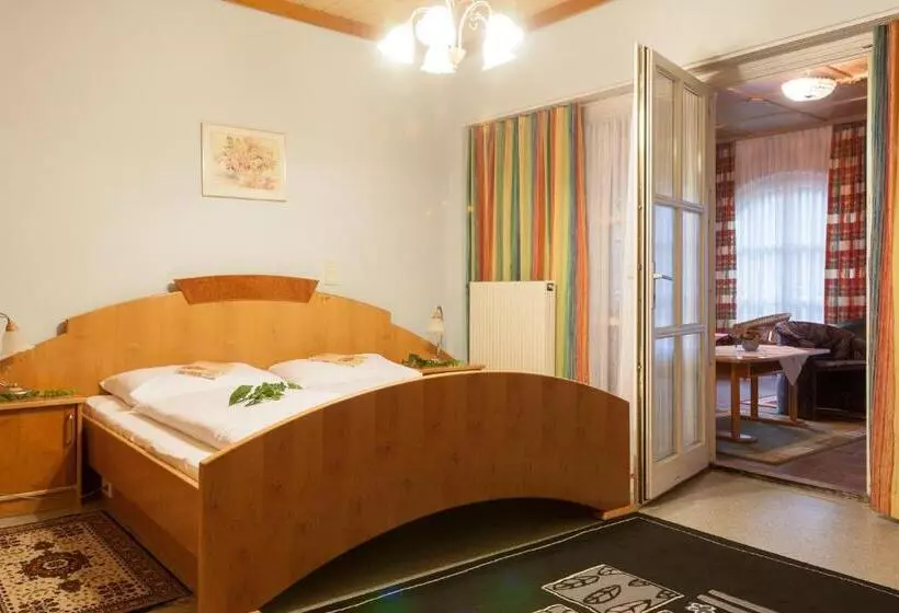 ホテル & Kurpension Weiss