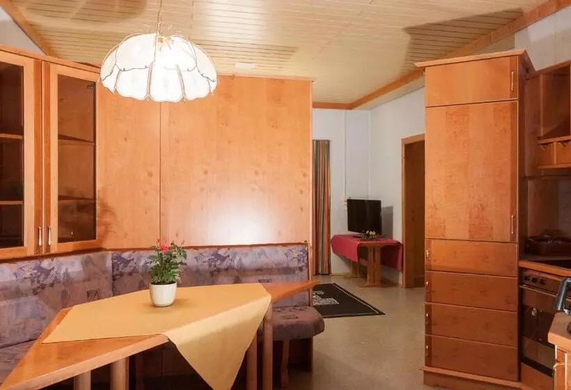 ホテル & Kurpension Weiss