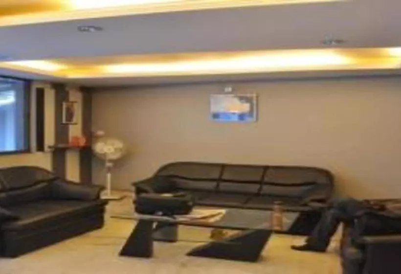 ホテル Rajdhani Plaza