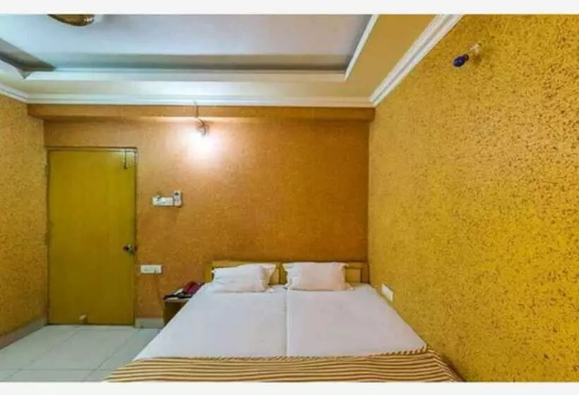 ホテル Rajdhani Plaza