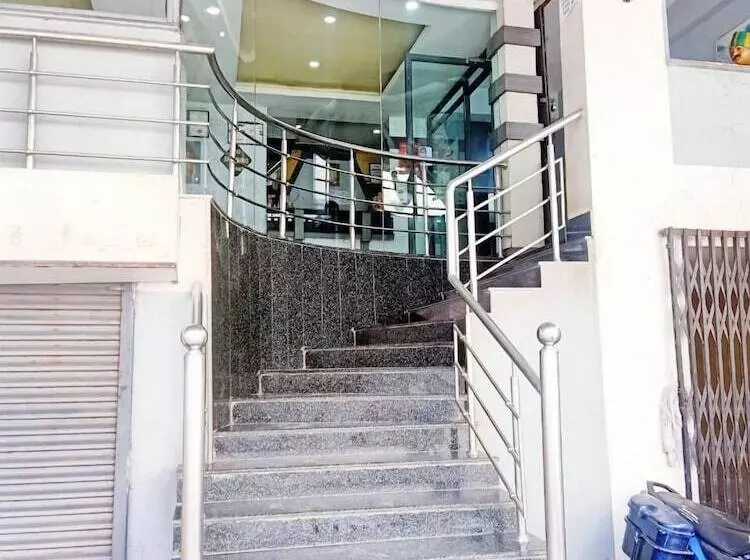 ホテル Rajdhani Plaza