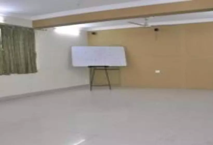 ホテル Rajdhani Plaza
