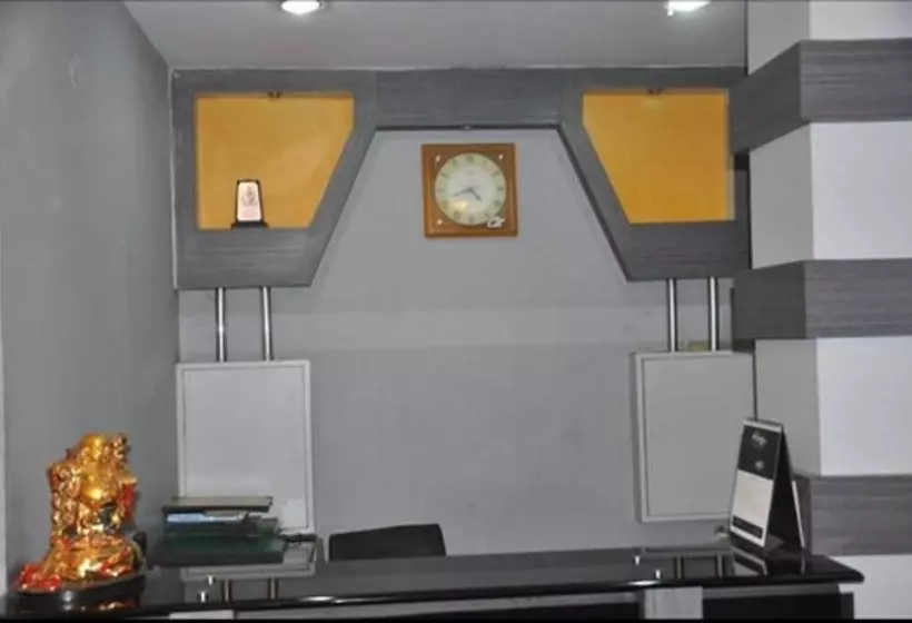 ホテル Rajdhani Plaza