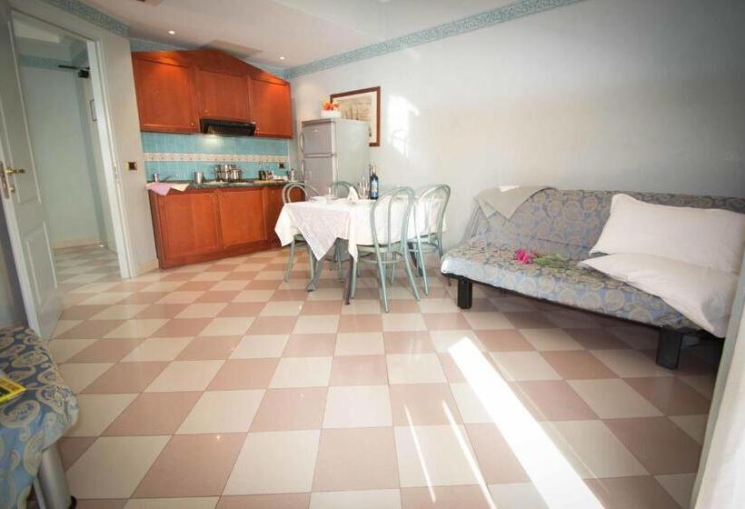 ホテル Costazzurra