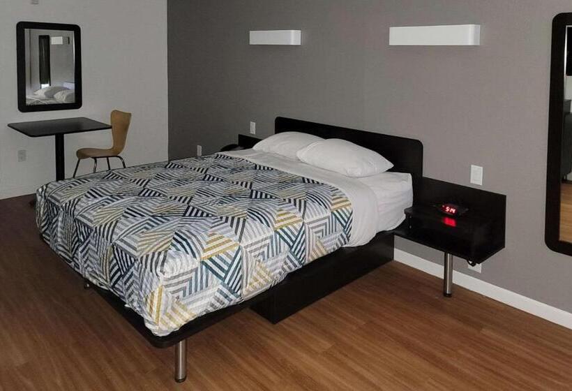 فندق Rodeway Inn & Suites Thousand Palms Rancho Mirage