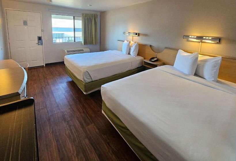 فندق Rodeway Inn & Suites Thousand Palms Rancho Mirage