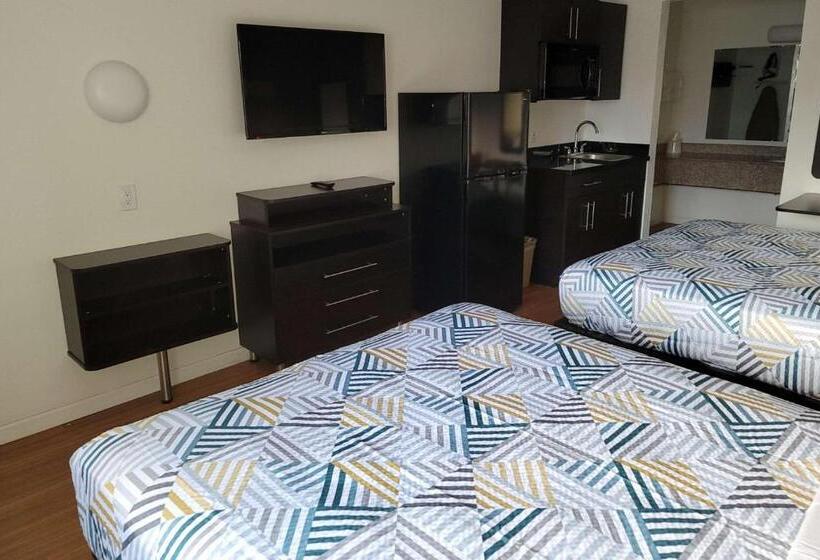 فندق Rodeway Inn & Suites Thousand Palms Rancho Mirage