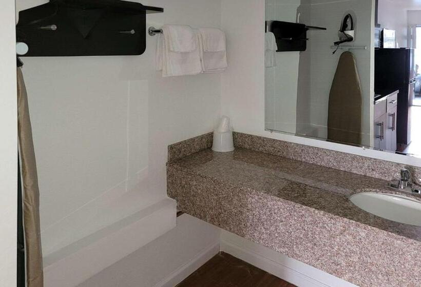 فندق Rodeway Inn & Suites Thousand Palms Rancho Mirage