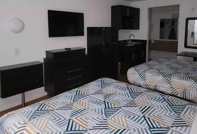 Hotelli Rodeway Inn & Suites Thousand Palms   Rancho Mirage