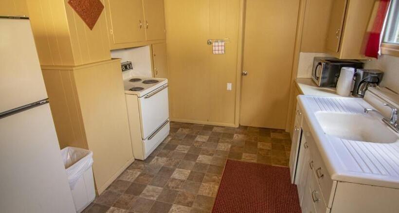 منتجع Ridges Inn & Suites