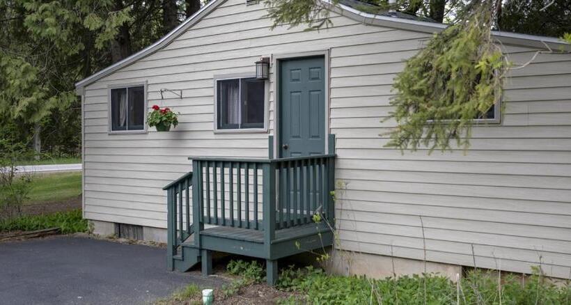 منتجع Ridges Inn & Suites