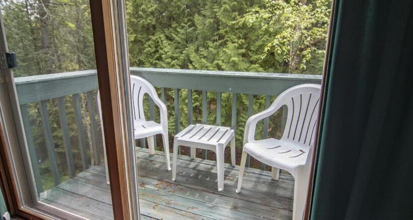 منتجع Ridges Inn & Suites