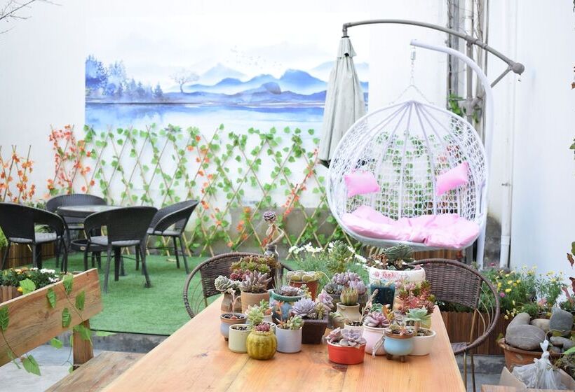 Dali Spring Field Hostel