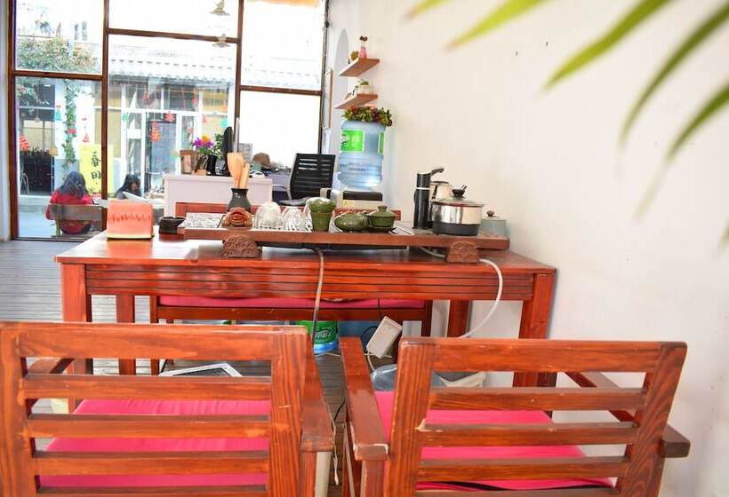 Dali Spring Field Hostel