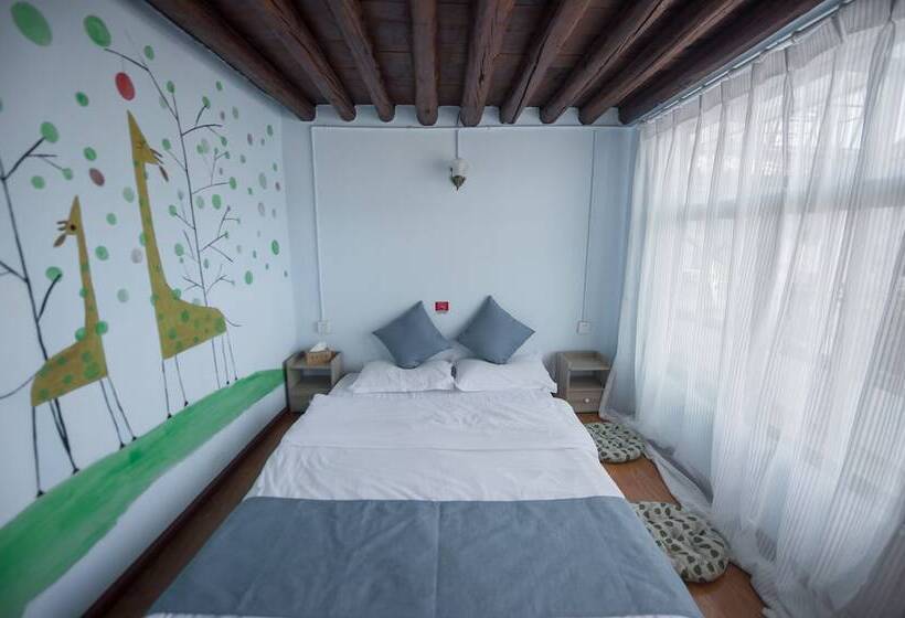 Dali Spring Field Hostel