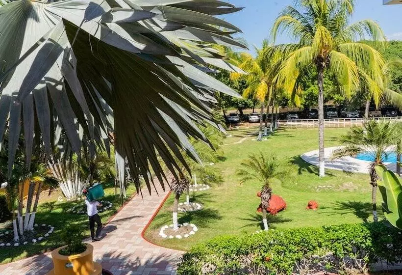 هتل Cayman Suites