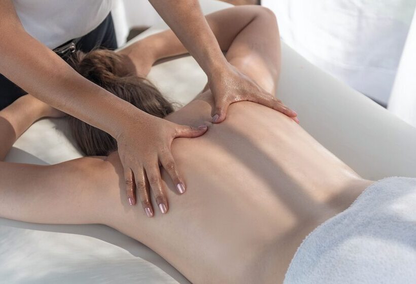 هتل Cayman Suites