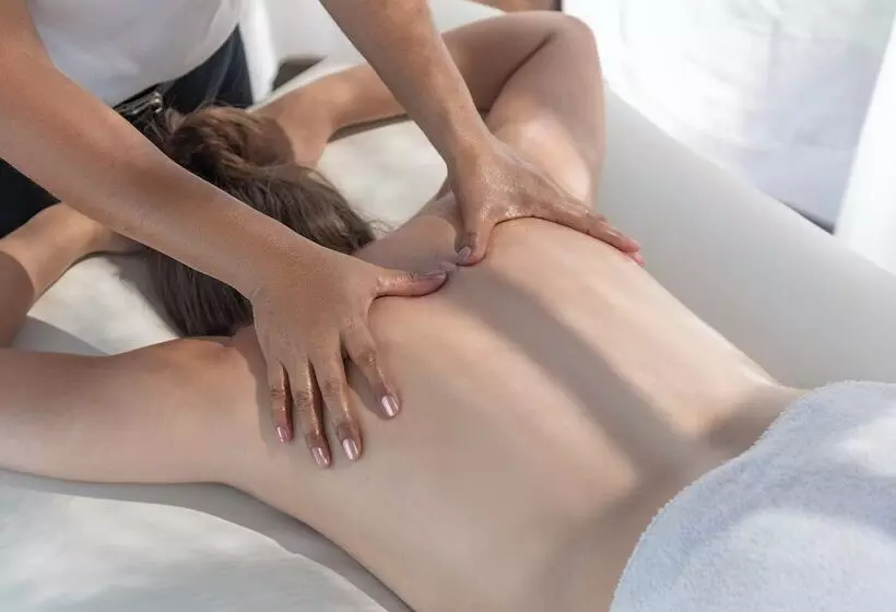 هتل Cayman Suites