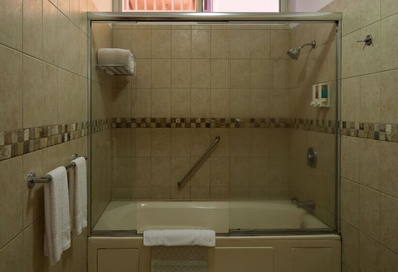 هتل Cayman Suites